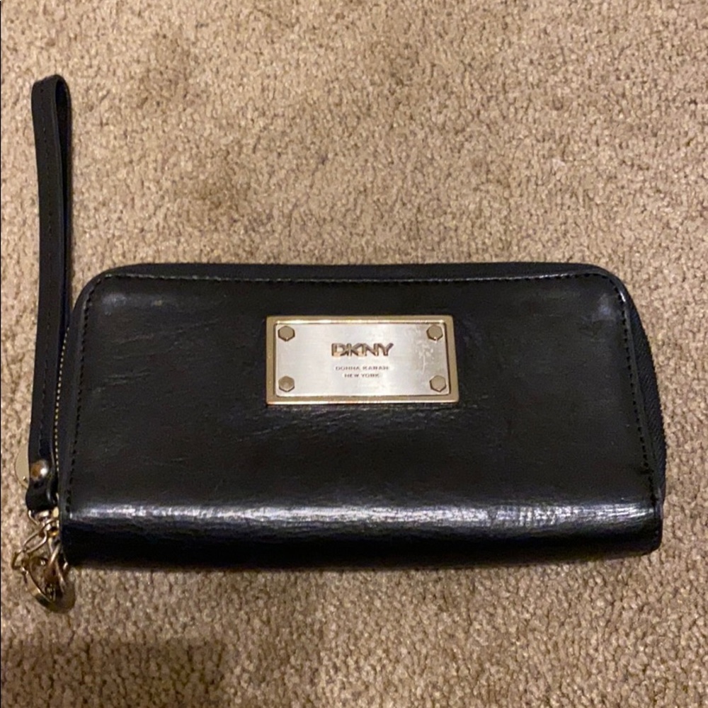 DKNY wallet